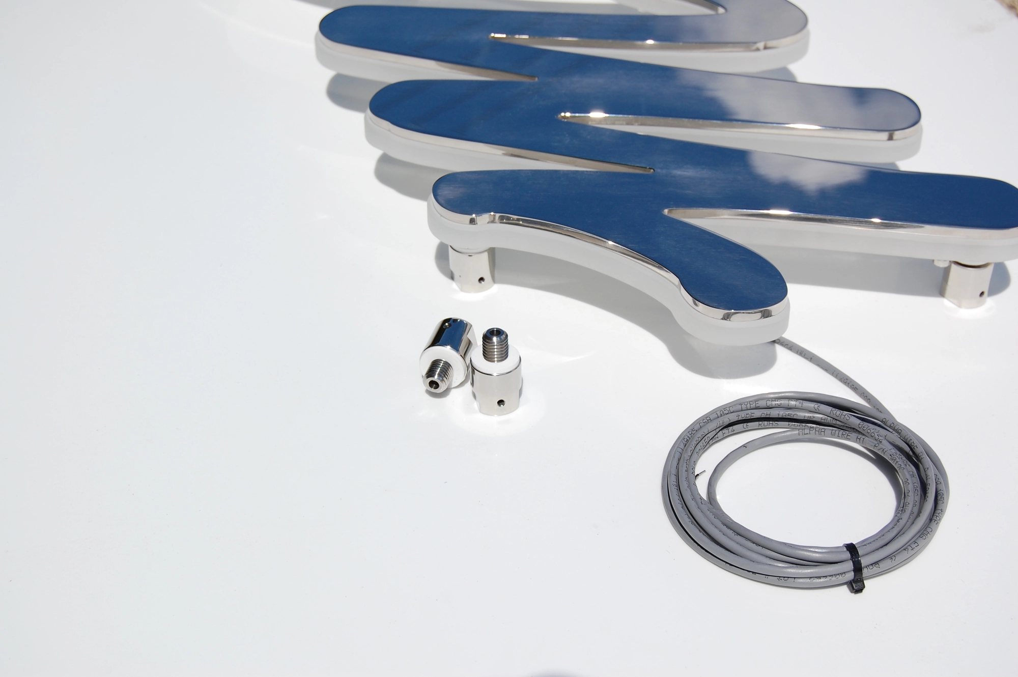 EMS System 1 Our External Mounting System (EMS) also means that names can be fitted to the exterior of the yacht from the outside without have access to the interior.